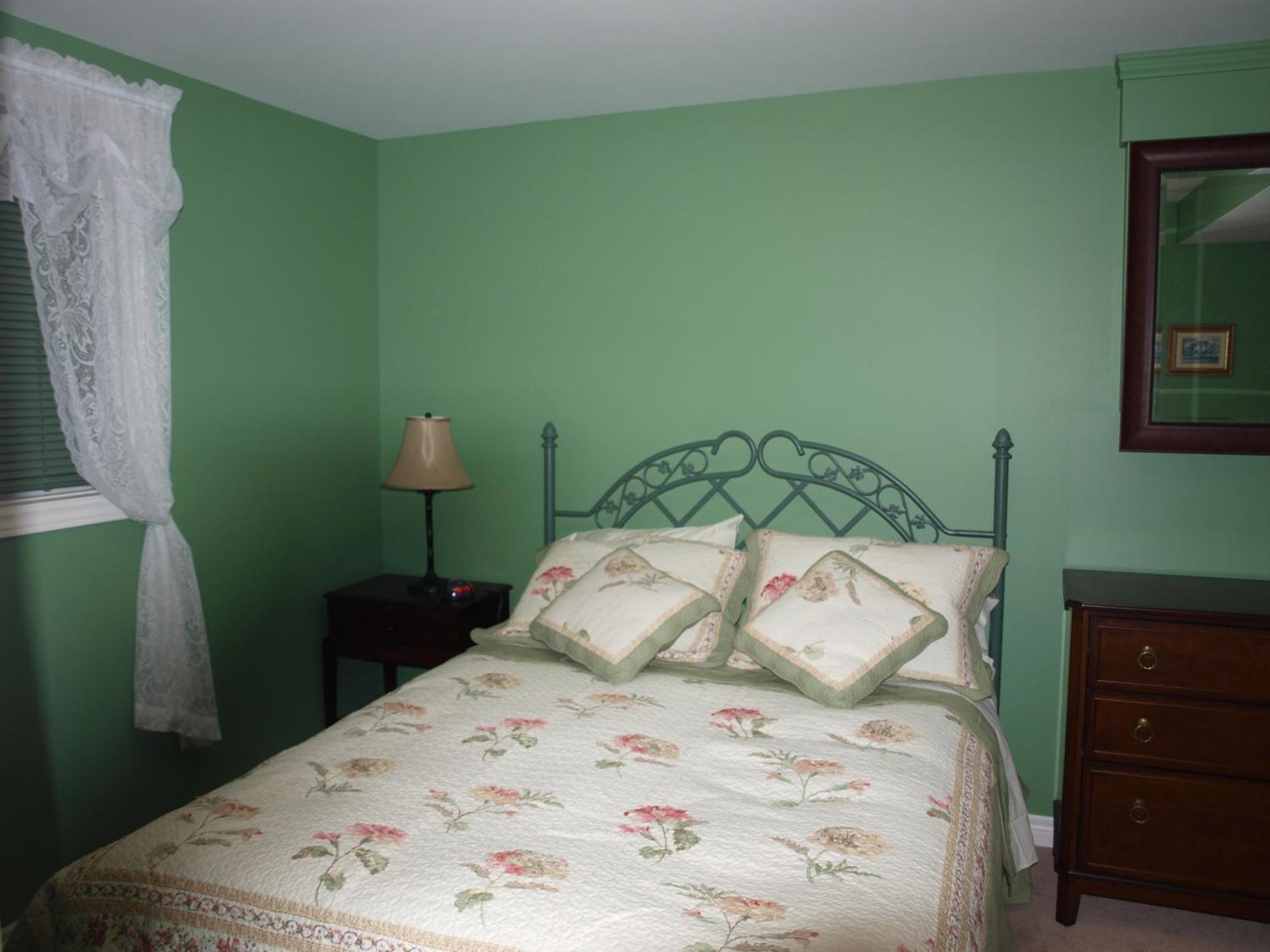 A Li'L Bit Of Eden Bed & Breakfast Niagara-on-the-Lake Стая снимка